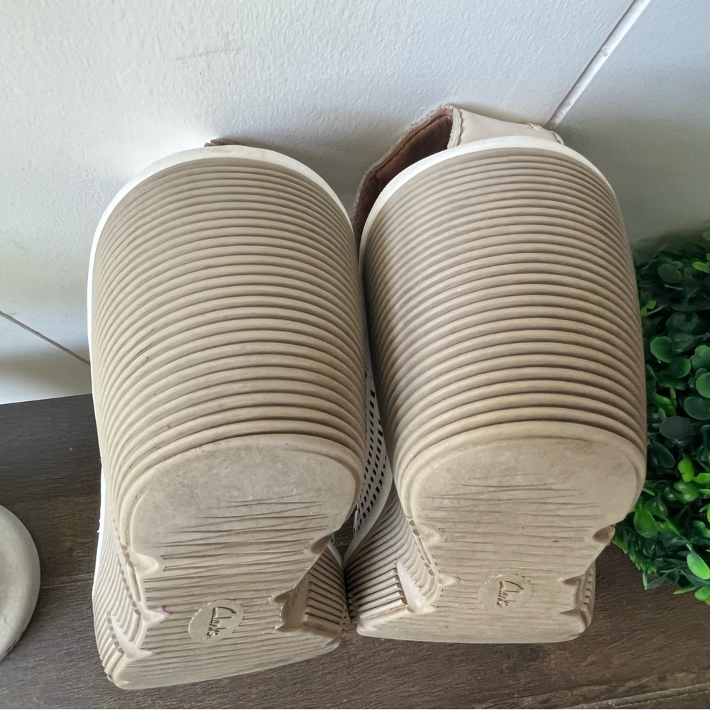 Clarks Clarene Prima Leather Wedge White Sandals Size 9.5 - Picture 8 of 15